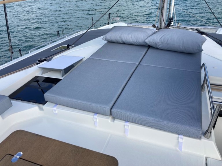 Hire Catamaran Fountaine Pajot with a boat licence