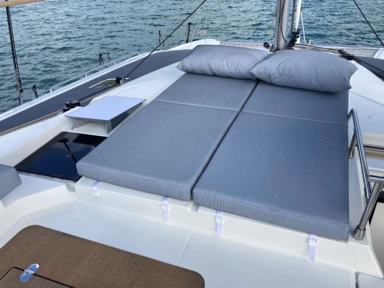 Hire Catamaran Fountaine Pajot with a boat licence