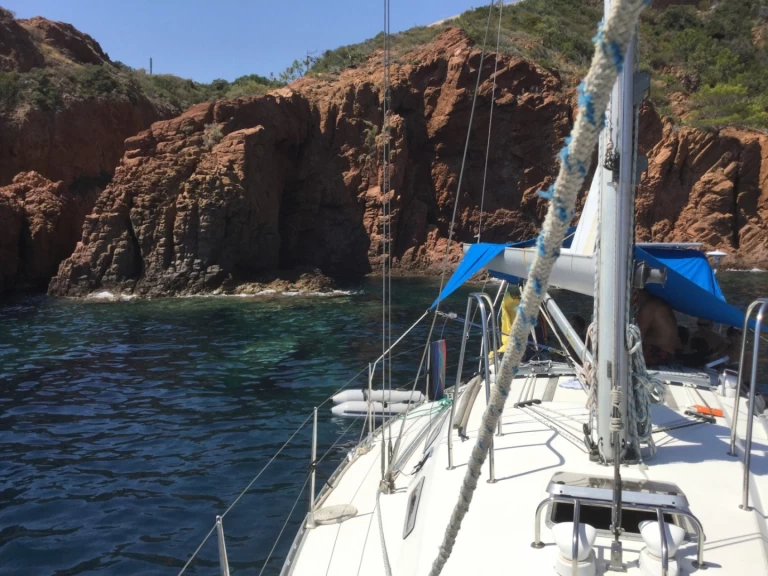 Sailboat hire in Antibes - Jeanneau Sun Charm 39