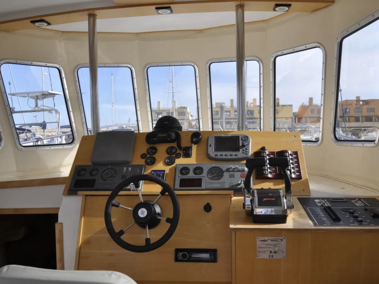 Motorboat to hire Portimão at the best price