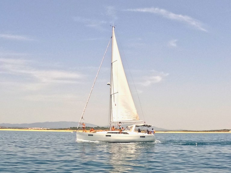 Hire Sailboat with or without skipper Bénéteau Portimão