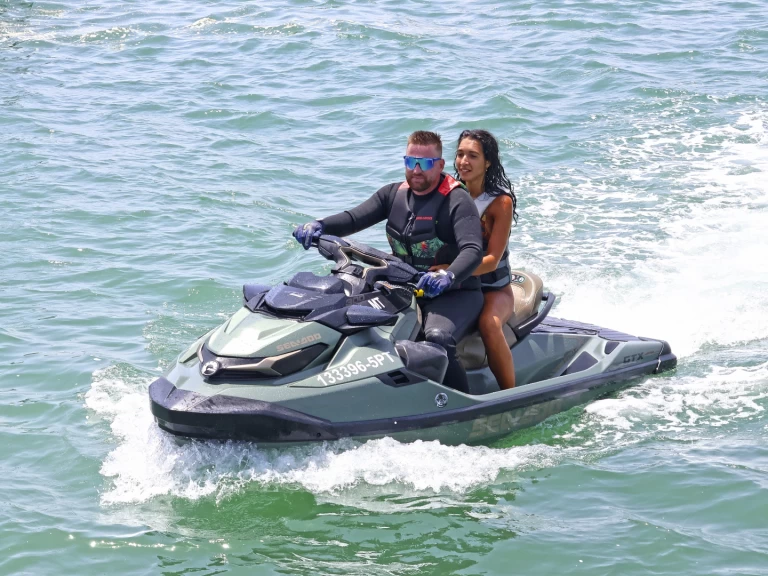 Yacht charter Portimão - Sea-Doo GTX  on SamBoat