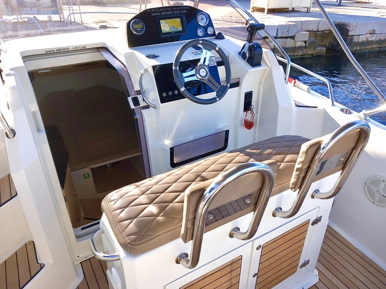 Motorboat hire in Tribunj - Atlantic ATLANTIC 750 SUN CRUISER