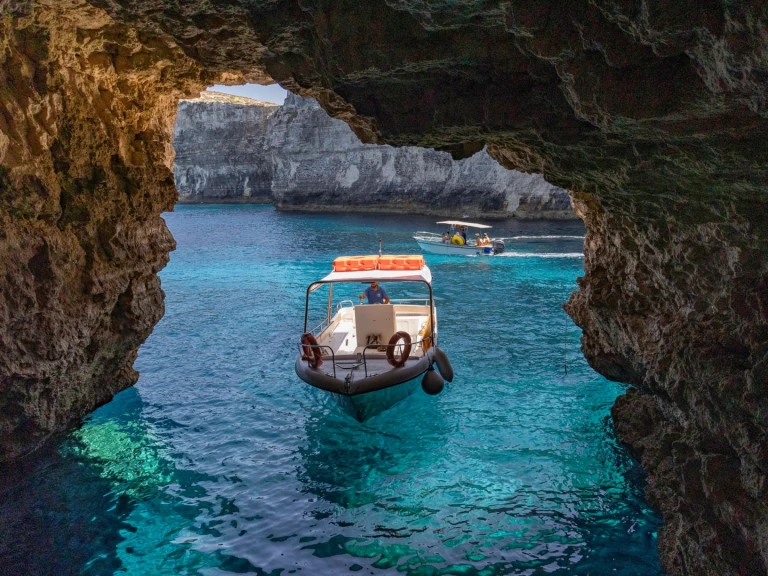 Hire Motorboat with or without skipper Chadron World