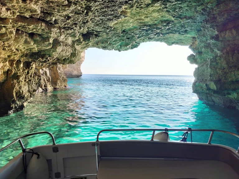 Yacht charter World - Chadron sportfisher on SamBoat