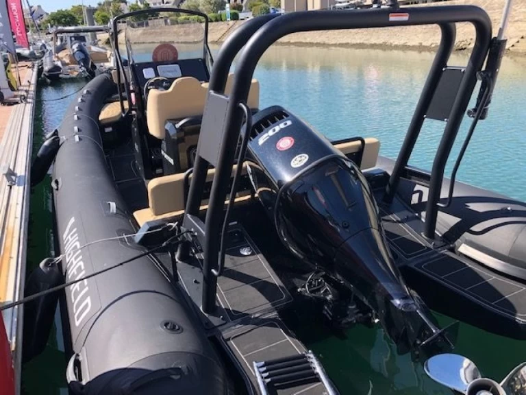 Hire RIB Highfield with a boat licence