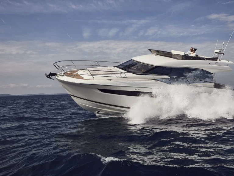 Yacht hire Port-Haliguen cheap Prestige 520