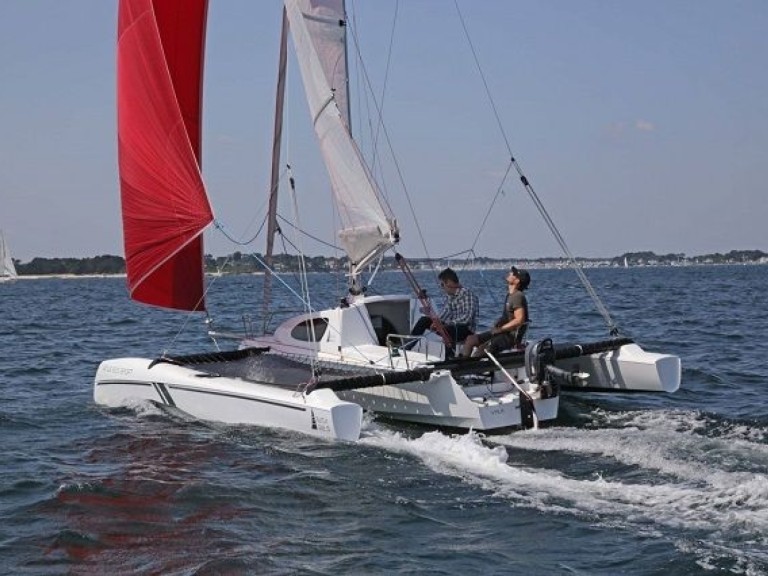 Yacht hire La Trinité-sur-Mer cheap ASTUS 22.5