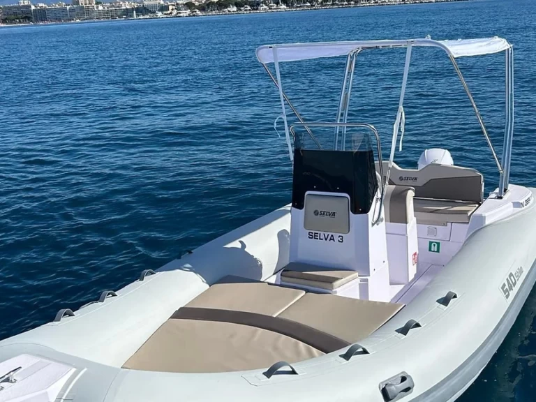 Yacht hire Antibes cheap Selva 540