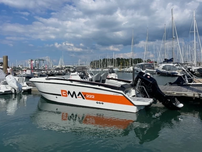 Charter a BMA BOATS BMA X222 in La Trinité-sur-Mer on Samboat