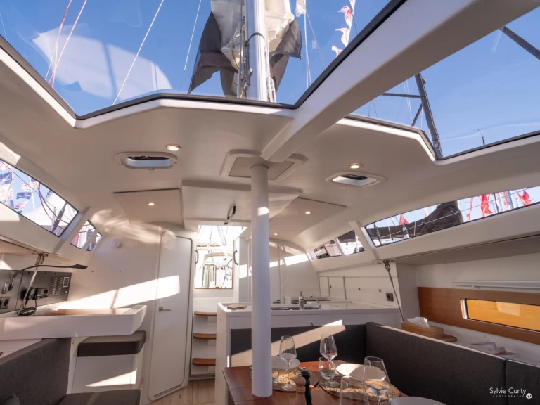 Hire Sailboat with or without skipper RM La Trinité-sur-Mer