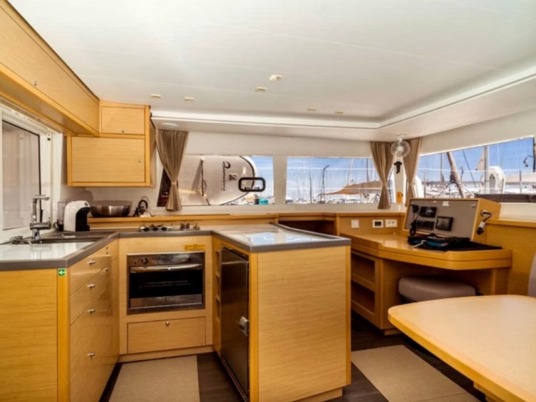 Lagoon Lagoon 450 F charter bareboat or skippered in  Lefkáda