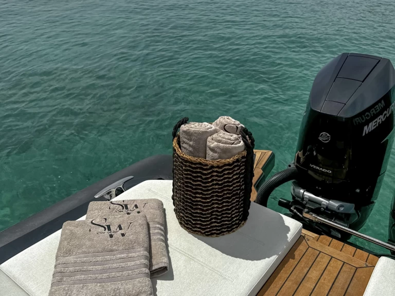 Yacht hire Athens cheap Shadow 40