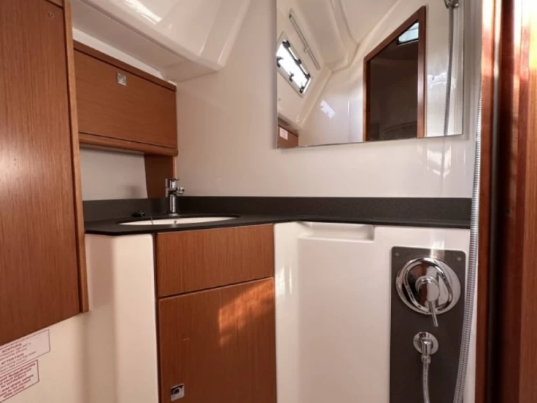 Hire a Bavaria Cruiser 46 Lefkáda