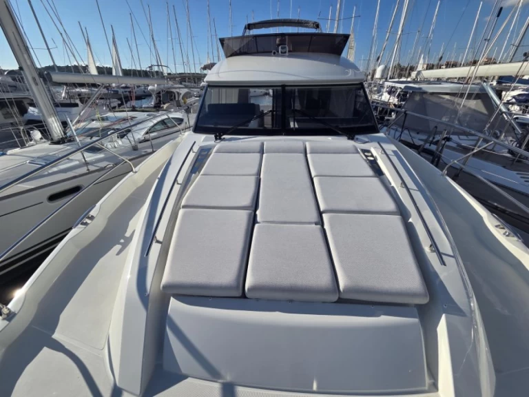 Prestige Prestige 520 Fly charter bareboat or skippered in  Šibenik