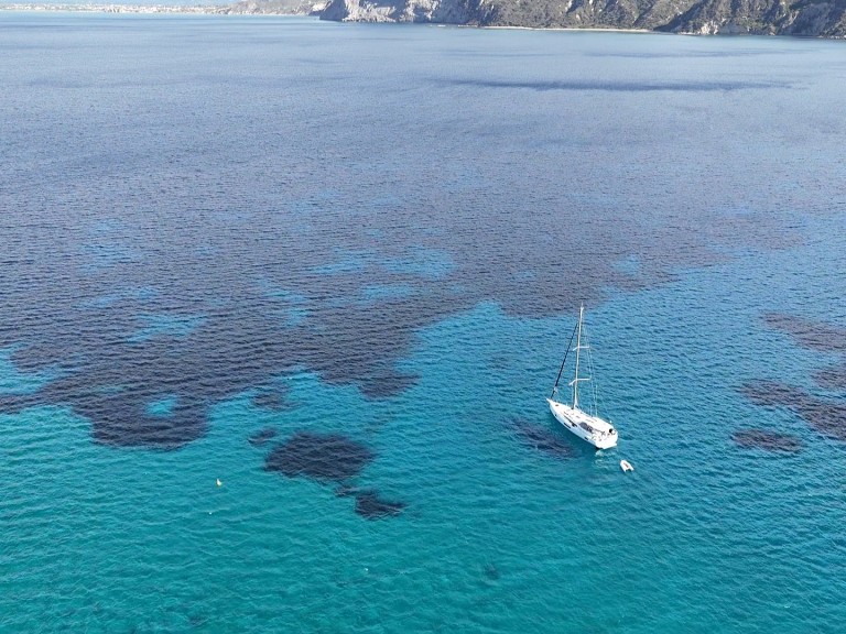 Sailboat hire in Vlycho - Bénéteau Oceanis 51.1