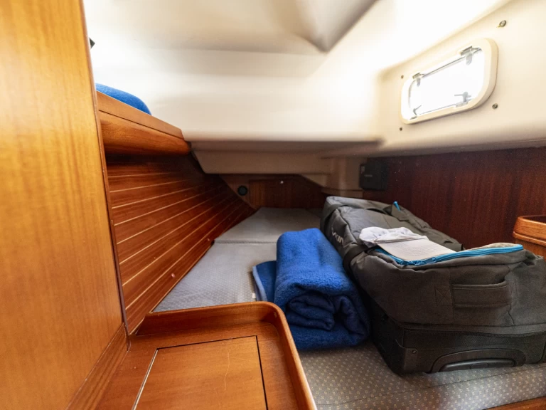 Hire Sailboat Elan with a boat licence