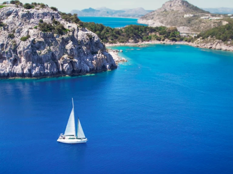 Hire Sailboat Bénéteau with a boat licence