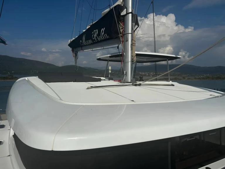 Catamaran to hire Lefkáda at the best price