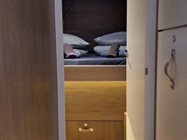 Yacht hire Palma de Mallorca cheap Bali 4.4