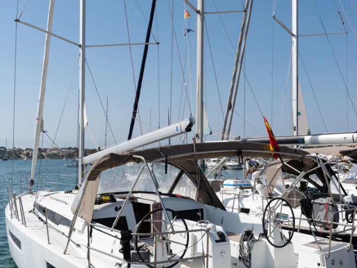 Hire a Jeanneau Sun Odyssey 440 Palma de Mallorca