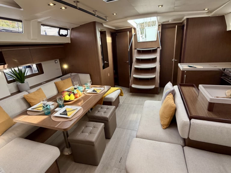 Hire Sailboat with or without skipper Bénéteau Primošten