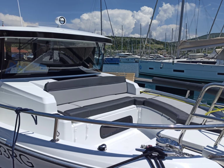 Yacht charter Punat - Jeanneau Merry Fisher 895 Sport Offshore on SamBoat