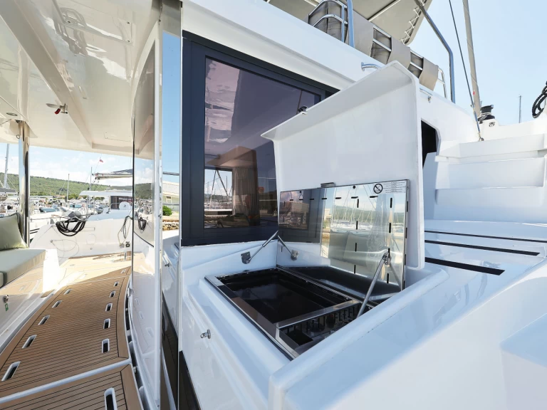 Hire Catamaran Bali with a boat licence