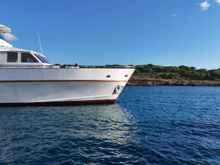 Hire Motorboat with or without skipper Pathfinder Sliema