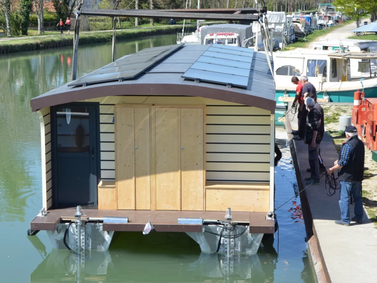 phoebus PMR 2 cabines charter bareboat or skippered in  Moissac