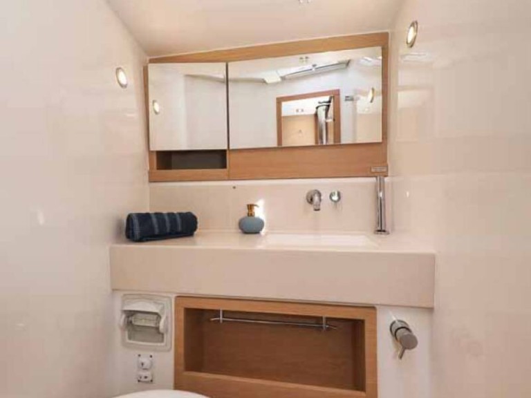 Hire Sailboat Dufour with a boat licence