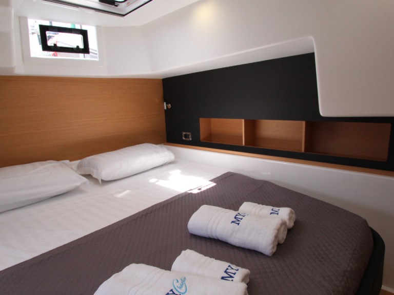 Yacht charter Salerno - Dufour Dufour Catamarans 48 Sail on SamBoat