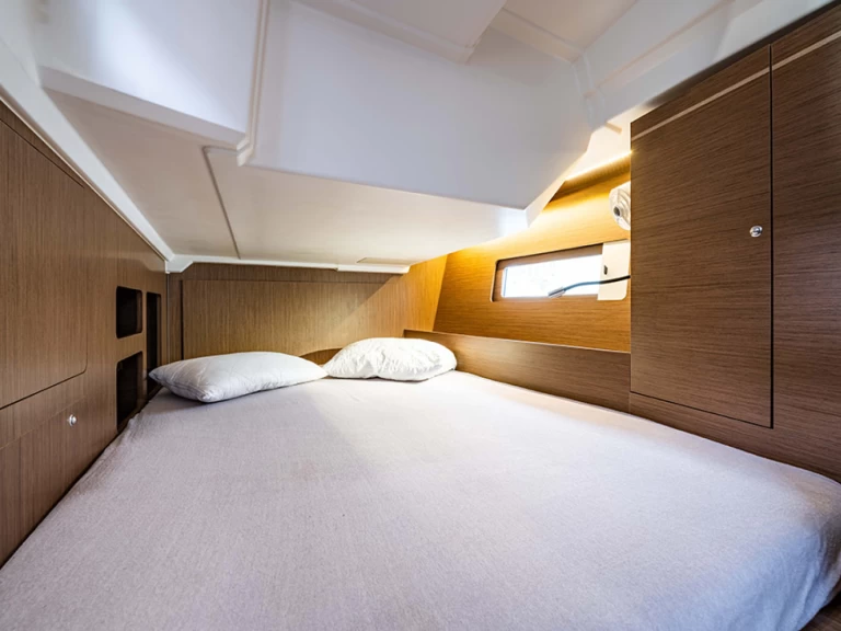 Yacht hire Lávrio cheap Oceanis 46.1