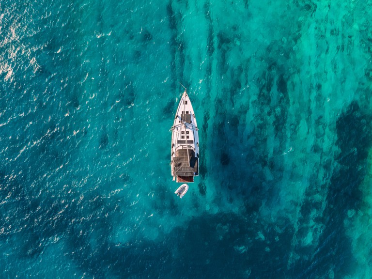 Yacht charter Lávrio - Bavaria Bavaria C57 on SamBoat