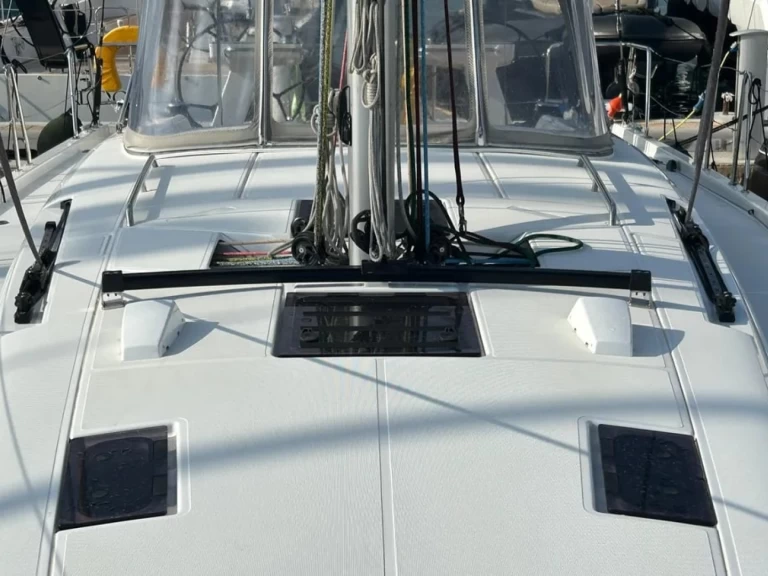 Sailboat hire in Lávrio - Bénéteau First 44