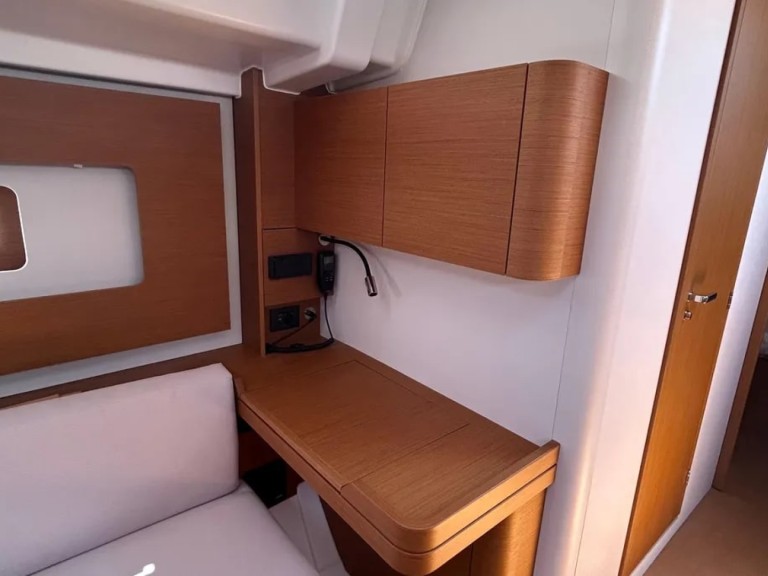 Charter a Bénéteau First 44 in Lávrio on Samboat