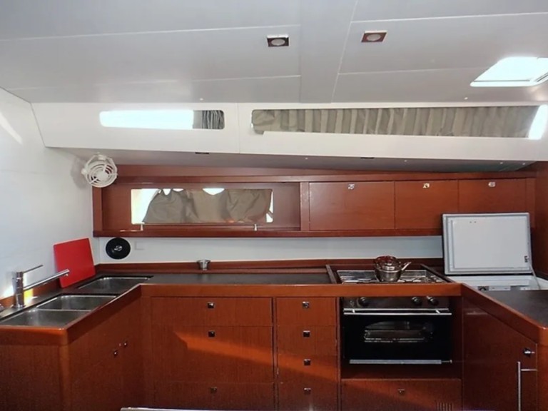 Sailboat to hire Skiathos at the best price