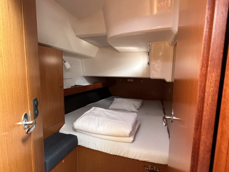 Charter a Bavaria Cruiser 46 in Drage on Samboat