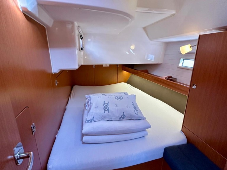 Sailboat hire in Sukošan - Bavaria Cruiser 46