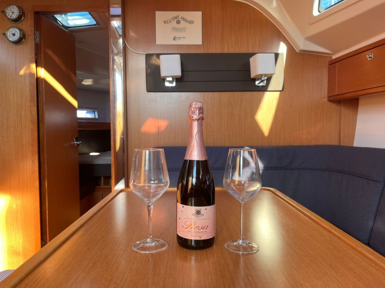 Charter a Bavaria Cruiser 41 in Sukošan on Samboat