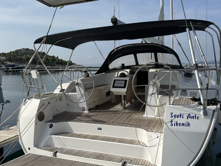 Sailboat hire in Sukošan - Bavaria Cruiser 51