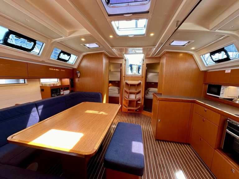 Sailboat hire in Sukošan - Bavaria Cruiser 46