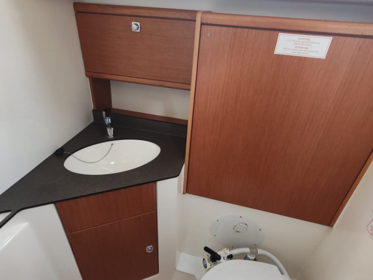 Sailboat hire in Drage - Bavaria Cruiser 46