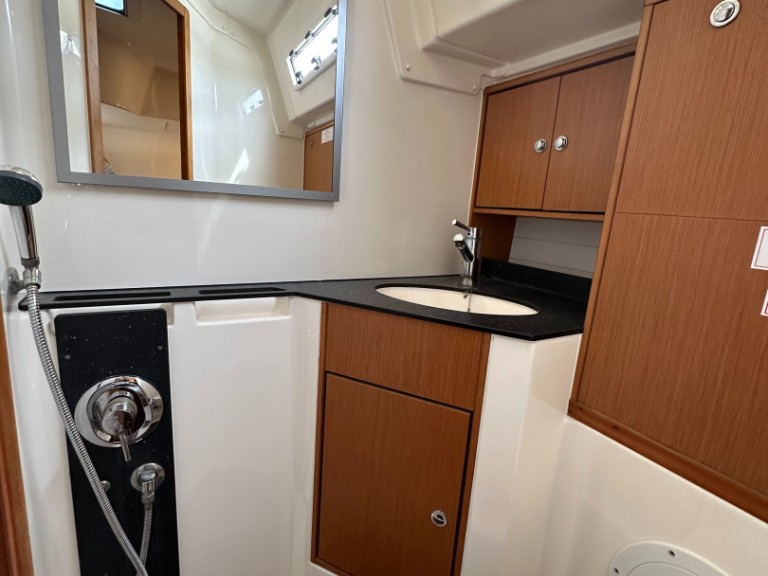 Sailboat to hire Sukošan at the best price