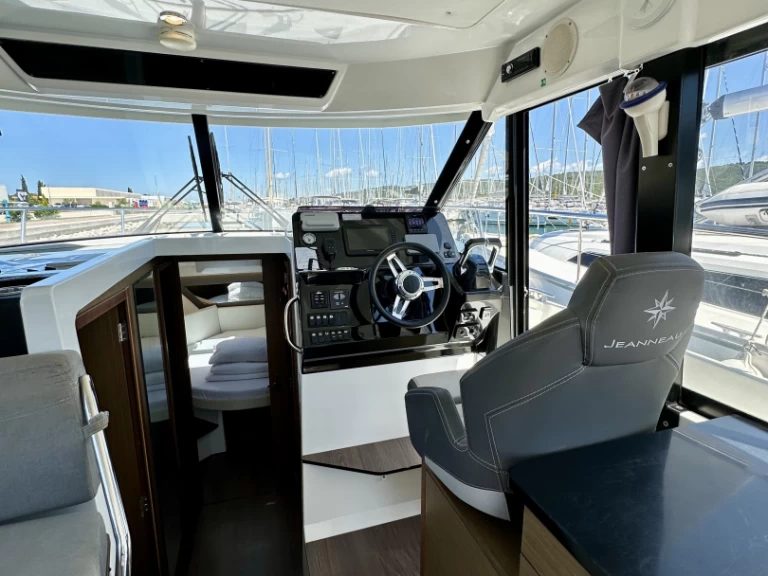 Yacht hire Drage cheap Merry Fisher 1095 Fly