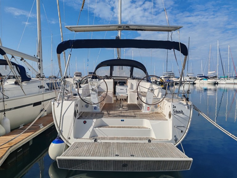 Charter a Bavaria Cruiser 46 in Drage on Samboat