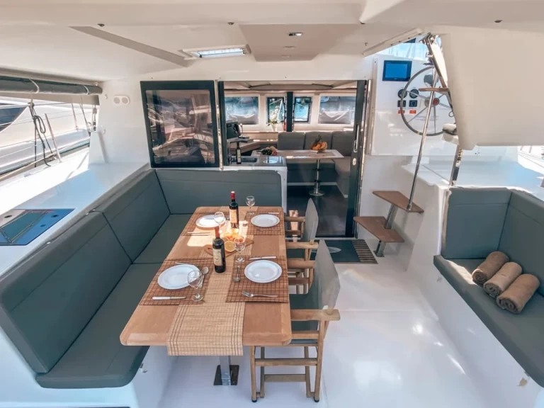 Catamaran to hire Pula at the best price