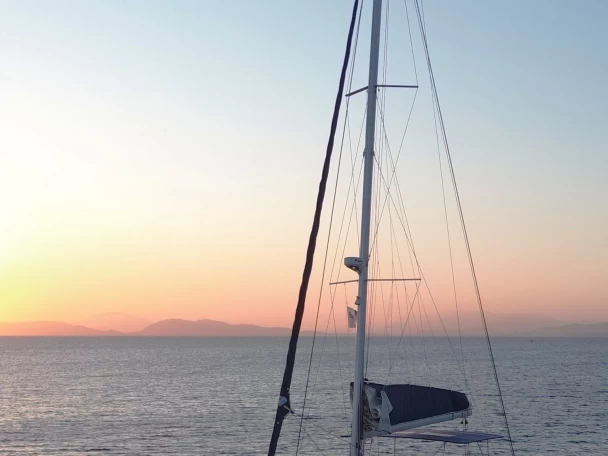 Catamaran hire in Alimos - Lagoon Lagoon 450 F