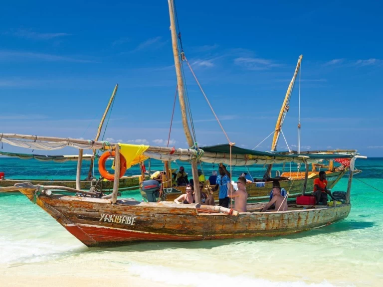 Hire Sailboat Custom with a boat licence