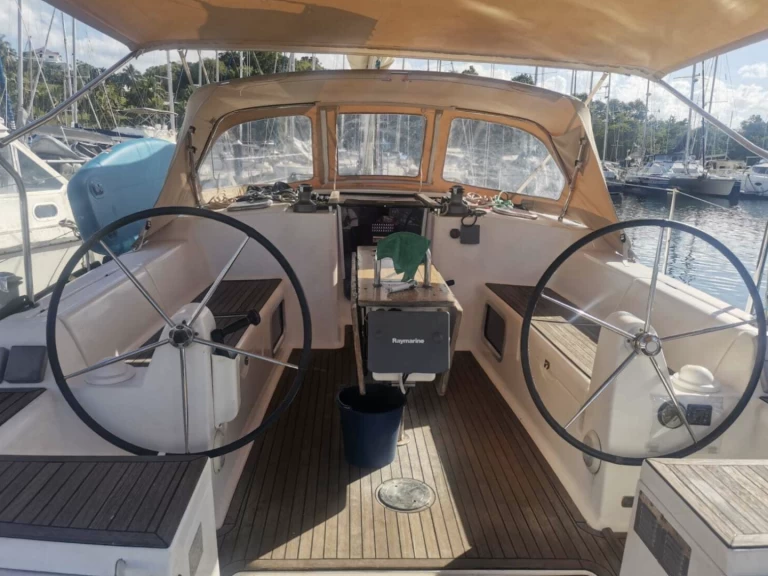 Sailboat hire in Pointe-à-Pitre - Dufour Dufour 405 Grand Large